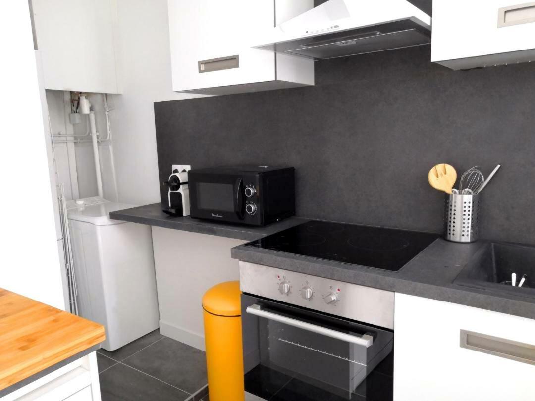 Beautifully Bright Apartment In Old Town Сен-Тропе Экстерьер фото