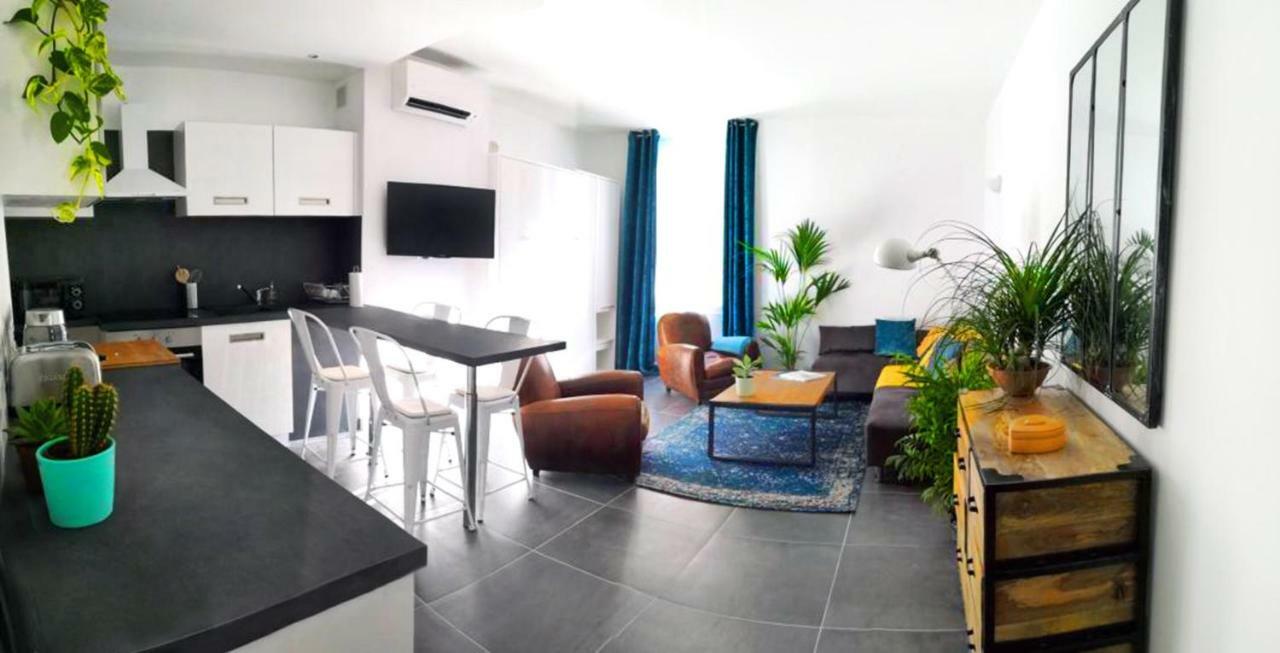 Beautifully Bright Apartment In Old Town Сен-Тропе Экстерьер фото
